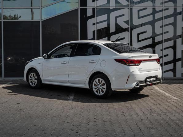 Kia Rio IV Рестайлинг с пробегом 2020 года, цена 1 550 000 рублей, 129539 км, седан, Автокод Объявления