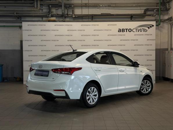 Hyundai Solaris II с пробегом 2018 года, цена 919 000 рублей, 139400 км, седан, Автокод Объявления