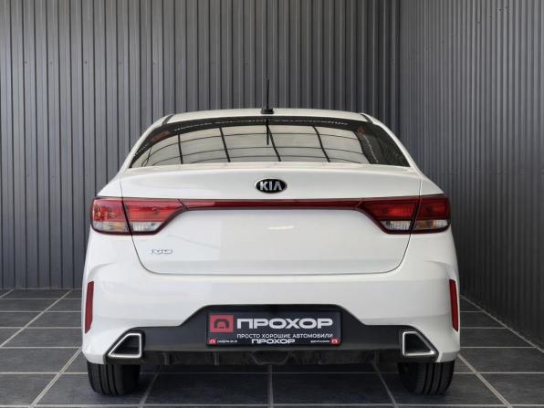 Kia Rio IV Рестайлинг с пробегом 2020 года, цена 1 367 000 рублей, 60997 км, седан, Автокод Объявления