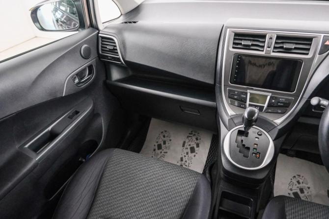 Toyota Ractis II с пробегом 2011 года, цена 880 000 рублей, 165074 км, хэтчбек, Автокод Объявления