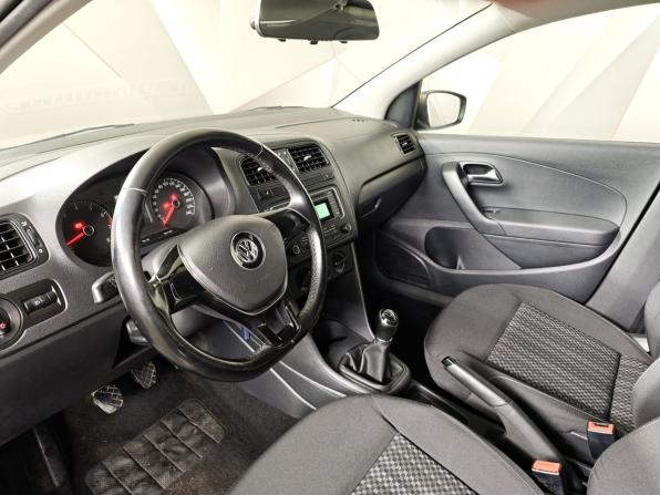 Volkswagen Polo V Рестайлинг с пробегом 2015 года, цена 919 000 рублей, 151133 км, седан, Автокод Объявления