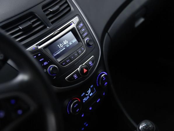 Hyundai Solaris I Рестайлинг с пробегом 2016 года, цена 800 000 рублей, 200410 км, седан, Автокод Объявления