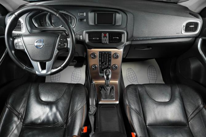 Volvo V40 II с пробегом 2014 года, цена 1 089 000 рублей, 240000 км, хэтчбек, Автокод Объявления