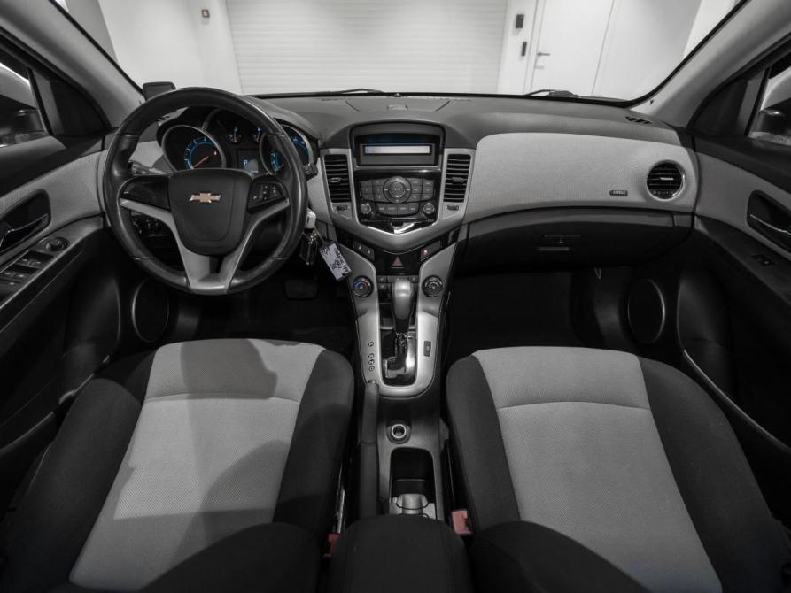 Chevrolet Cruze I Рестайлинг Москва  - изображение 8