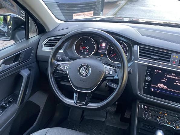 Volkswagen Tiguan II с пробегом 2018 года, цена 2 275 000 рублей, 133955 км, внедорожник, Автокод Объявления