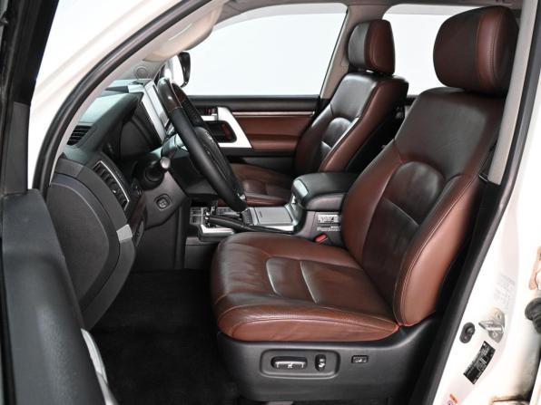 Toyota Land Cruiser 200 Series Рестайлинг 2 с пробегом 2016 года, цена 5 875 000 рублей, 156311 км, внедорожник, Автокод Объявления
