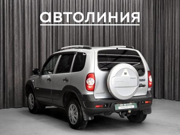 Chevrolet Niva I Рестайлинг с пробегом 2017 года, цена 760 000 рублей, 63000 км, внедорожник, Автокод Объявления