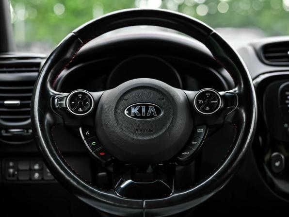 Kia Soul II Рестайлинг с пробегом 2018 года, цена 1 490 000 рублей, 115095 км, хэтчбек, Автокод Объявления
