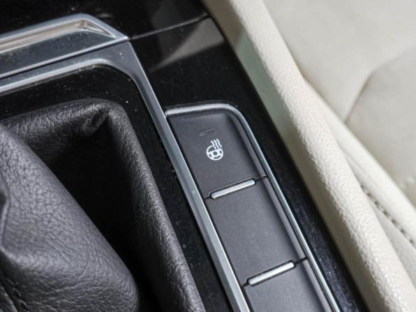 Volkswagen Passat B8 с пробегом 2017 года, цена 2 349 000 рублей, 139923 км, седан, Автокод Объявления