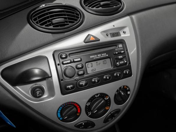 Ford Focus I Рестайлинг с пробегом 2004 года, цена 290 000 рублей, 178221 км, седан, Автокод Объявления
