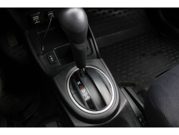 Honda Jazz II Рестайлинг с пробегом 2011 года, цена 988 000 рублей, 242000 км, хэтчбек, Автокод Объявления
