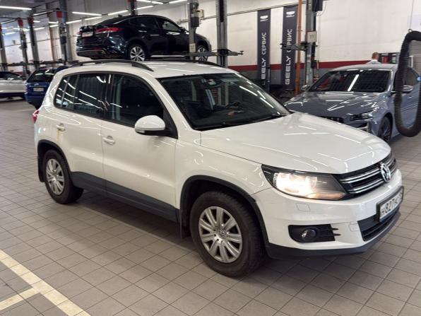 Volkswagen Tiguan I Рестайлинг с пробегом 2011 года, цена 839 000 рублей, 171769 км, внедорожник, Автокод Объявления