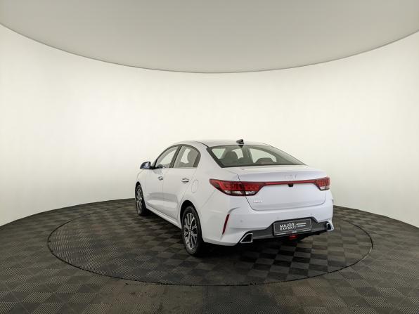Kia Rio IV Рестайлинг с пробегом 2021 года, цена 1 670 000 рублей, 53811 км, седан, Автокод Объявления