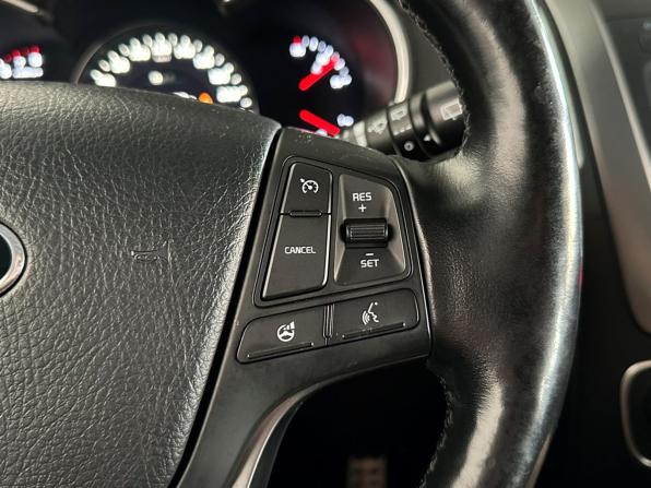 Kia Sorento II Рестайлинг с пробегом 2013 года, цена 1 760 000 рублей, 136826 км, внедорожник, Автокод Объявления