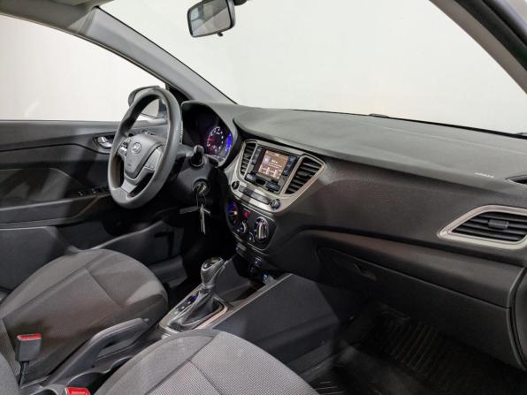 Hyundai Solaris II Рестайлинг с пробегом 2022 года, цена 1 720 000 рублей, 63919 км, седан, Автокод Объявления