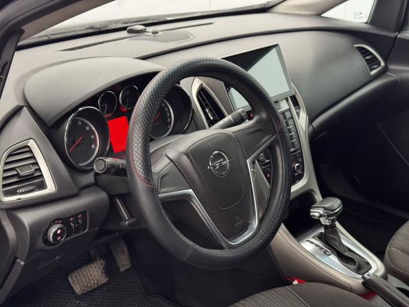 Opel Astra J с пробегом 2011 года, цена 599 000 рублей, 167376 км, хэтчбек, Автокод Объявления