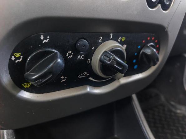 Renault Sandero I с пробегом 2011 года, цена 357 000 рублей, 213000 км, хэтчбек, Автокод Объявления