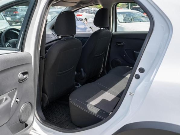Renault Logan II Рестайлинг с пробегом 2022 года, цена 1 199 000 рублей, 27808 км, седан, Автокод Объявления