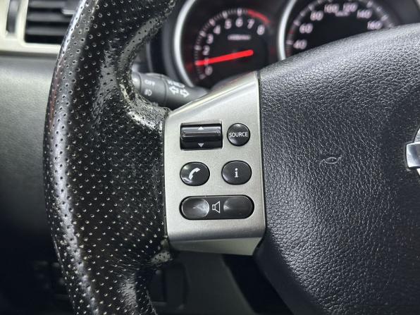 Nissan Tiida I Рестайлинг с пробегом 2011 года, цена 785 000 рублей, 170476 км, хэтчбек, Автокод Объявления