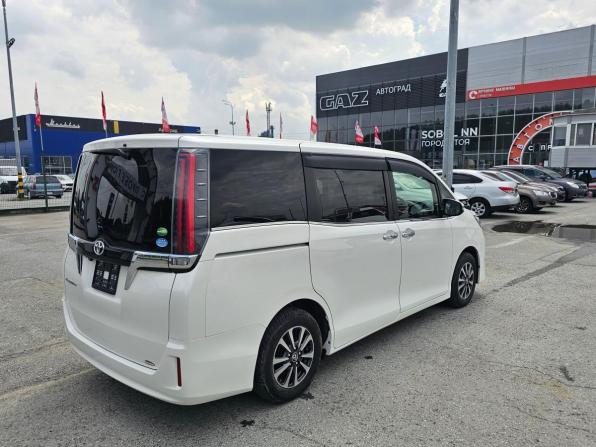 Toyota Esquire I Рестайлинг с пробегом 2018 года, цена 2 199 995 рублей, 106214 км, минивэн, Автокод Объявления
