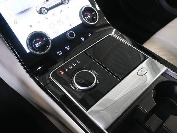 Land Rover Range Rover Velar I с пробегом 2018 года, цена 3 899 900 рублей, 90120 км, внедорожник, Автокод Объявления