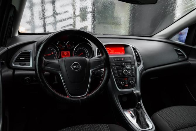 Opel Astra J Рестайлинг с пробегом 2013 года, цена 849 000 рублей, 227275 км, универсал, Автокод Объявления