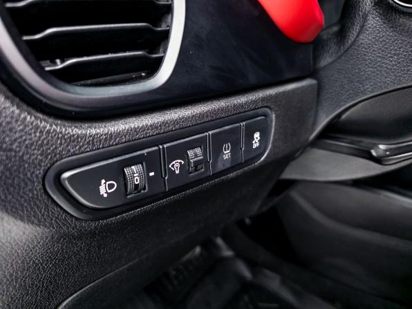 Kia Rio IV Рестайлинг с пробегом 2021 года, цена 1 649 000 рублей, 137000 км, хэтчбек, Автокод Объявления