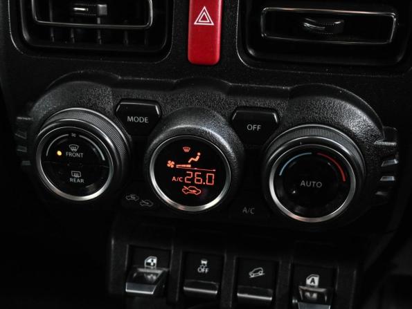Suzuki Jimny IV с пробегом 2020 года, цена 2 149 000 рублей, 79818 км, внедорожник, Автокод Объявления