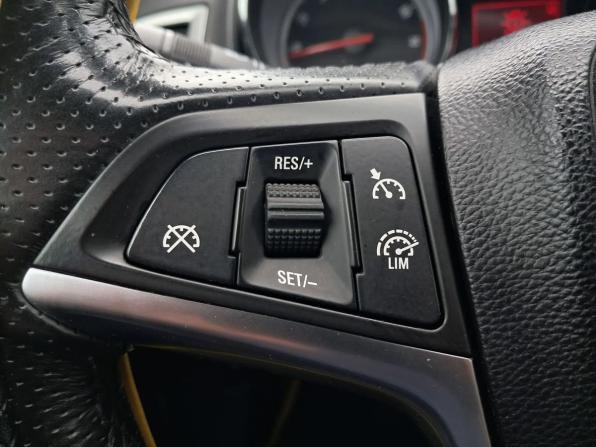 Opel Astra J Рестайлинг с пробегом 2012 года, цена 920 000 рублей, 160971 км, хэтчбек, Автокод Объявления