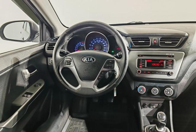 Kia Rio III Рестайлинг с пробегом 2015 года, цена 780 000 рублей, 272781 км, седан, Автокод Объявления
