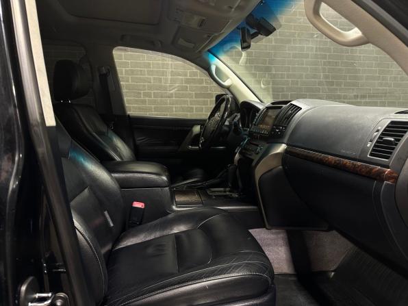 Toyota Land Cruiser 200 Series с пробегом 2011 года, цена 3 700 000 рублей, 269130 км, внедорожник, Автокод Объявления