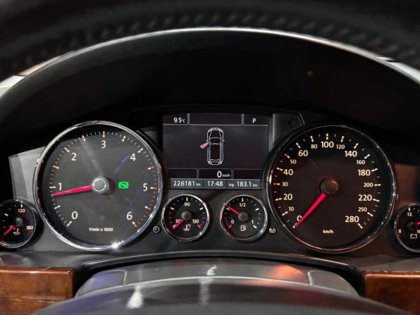Volkswagen Touareg I Рестайлинг с пробегом 2009 года, цена 1 115 000 рублей, 226176 км, внедорожник, Автокод Объявления
