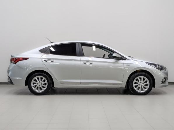 Hyundai Solaris II с пробегом 2019 года, цена 1 315 000 рублей, 130757 км, седан, Автокод Объявления