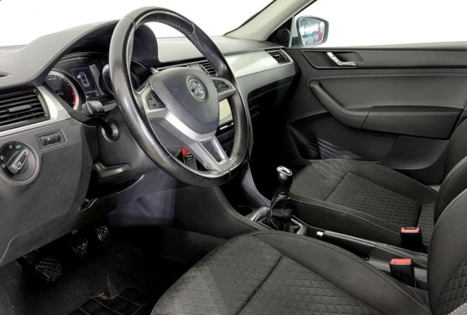 Skoda Rapid I с пробегом 2017 года, цена 910 000 рублей, 233001 км, лифтбек, Автокод Объявления