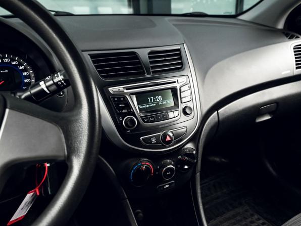 Hyundai Solaris I Рестайлинг с пробегом 2016 года, цена 969 000 рублей, 187339 км, седан, Автокод Объявления