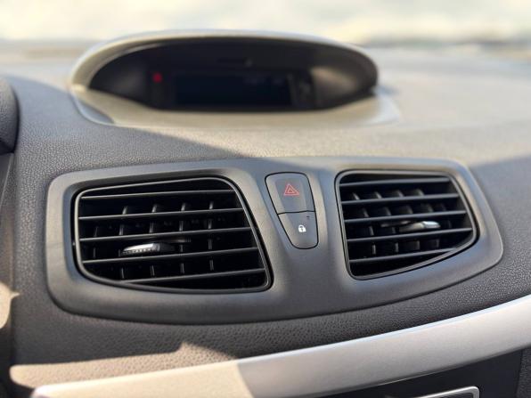 Renault Fluence I с пробегом 2011 года, цена 645 000 рублей, 141000 км, седан, Автокод Объявления