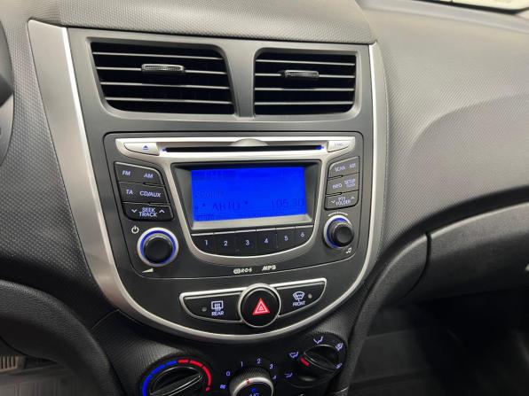 Hyundai Solaris I с пробегом 2013 года, цена 750 000 рублей, 214889 км, седан, Автокод Объявления