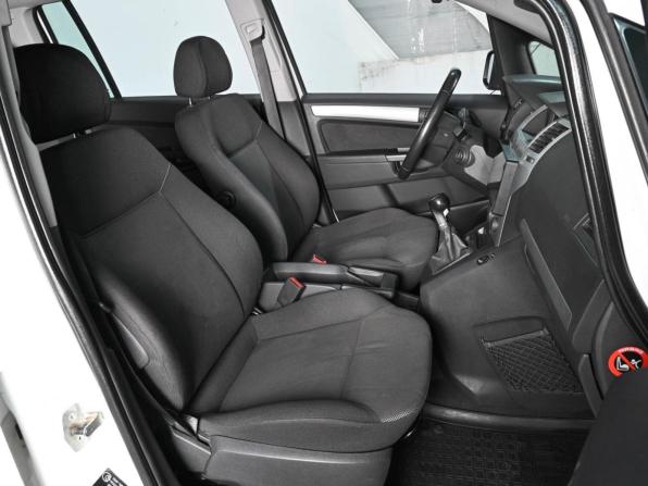 Opel Zafira B Рестайлинг с пробегом 2012 года, цена 960 000 рублей, 219708 км, компактвэн, Автокод Объявления