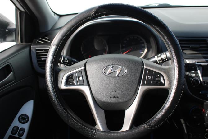 Hyundai Solaris I с пробегом 2014 года, цена 870 000 рублей, 196000 км, седан, Автокод Объявления