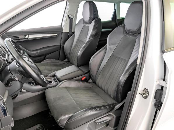 Skoda Karoq I с пробегом 2020 года, цена 2 100 000 рублей, 157099 км, внедорожник, Автокод Объявления