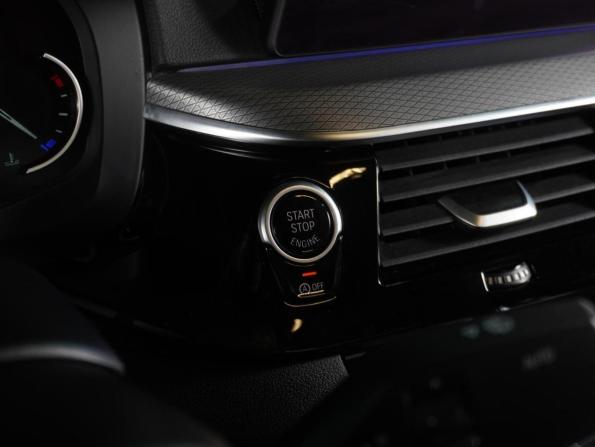 BMW 5 серии VII (G30/G31/G38) с пробегом 2019 года, цена 4 249 000 рублей, 68767 км, седан, Автокод Объявления