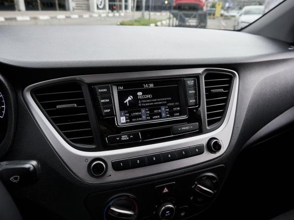 Hyundai Solaris II с пробегом 2018 года, цена 1 198 000 рублей, 146548 км, седан, Автокод Объявления