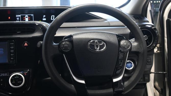 Toyota Aqua I Рестайлинг 2 с пробегом 2018 года, цена 1 070 000 рублей, 101750 км, хэтчбек, Автокод Объявления