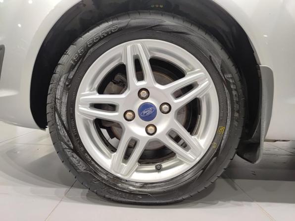 Ford Fiesta Mk6 Рестайлинг с пробегом 2015 года, цена 838 000 рублей, 80908 км, седан, Автокод Объявления