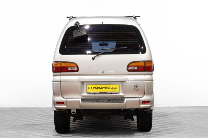 Mitsubishi Delica IV с пробегом 2002 года, цена 1 899 000 рублей, 306000 км, минивэн, Автокод Объявления