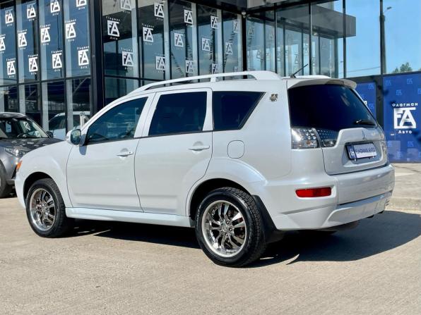 Mitsubishi Outlander II Рестайлинг с пробегом 2010 года, цена 1 185 000 рублей, 187380 км, внедорожник, Автокод Объявления