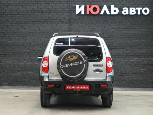 Chevrolet Niva I Рестайлинг с пробегом 2011 года, цена 510 000 рублей, 134358 км, внедорожник, Автокод Объявления