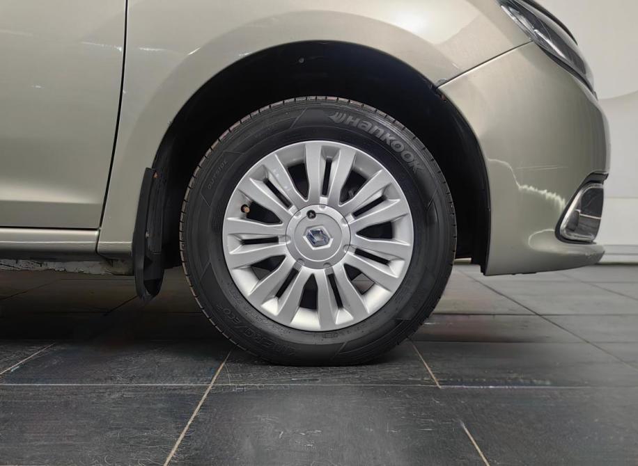 Renault Logan II Москва  - изображение 24