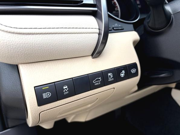 Toyota Camry VIII (XV70) Рестайлинг с пробегом 2021 года, цена 2 950 000 рублей, 116939 км, седан, Автокод Объявления