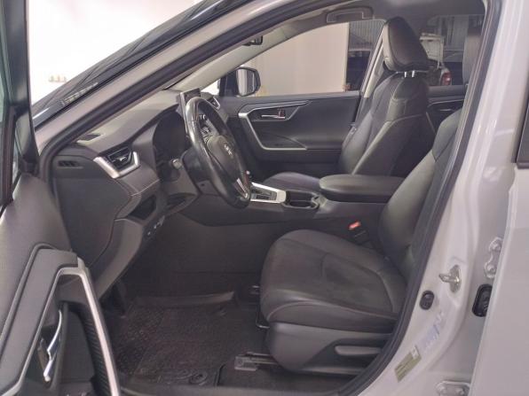 Toyota RAV4 V (XA50) с пробегом 2021 года, цена 2 800 000 рублей, 116612 км, внедорожник, Автокод Объявления